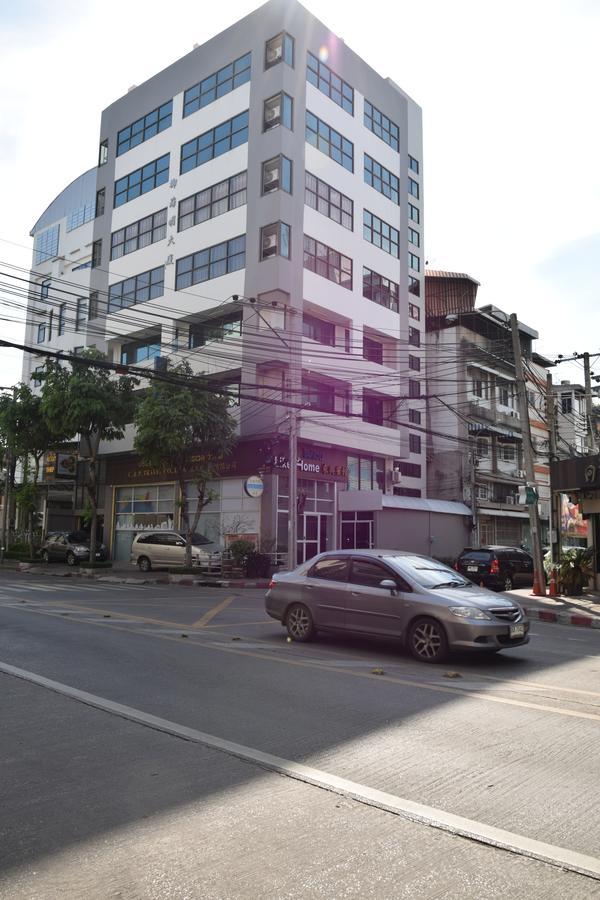 Like Home Bangkok Eksteriør billede